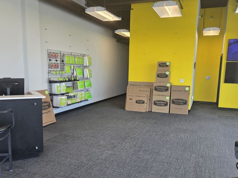 Images Extra Space Storage