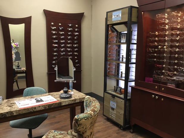 Images Dr. Lisa Walker, Optometrist