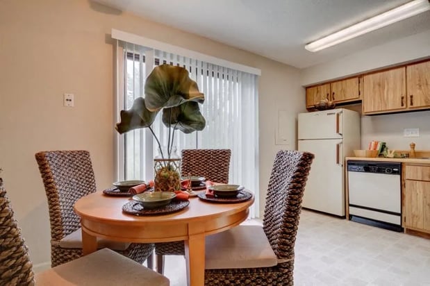 Images Canyon Creek Apartments & Townhomes