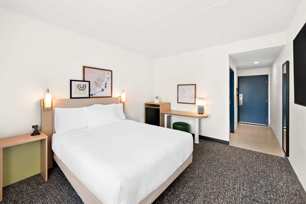 Guest room