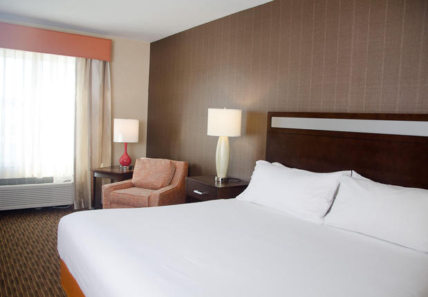 Images Holiday Inn Express & Suites Watertown-Thousand Islands, an IHG Hotel