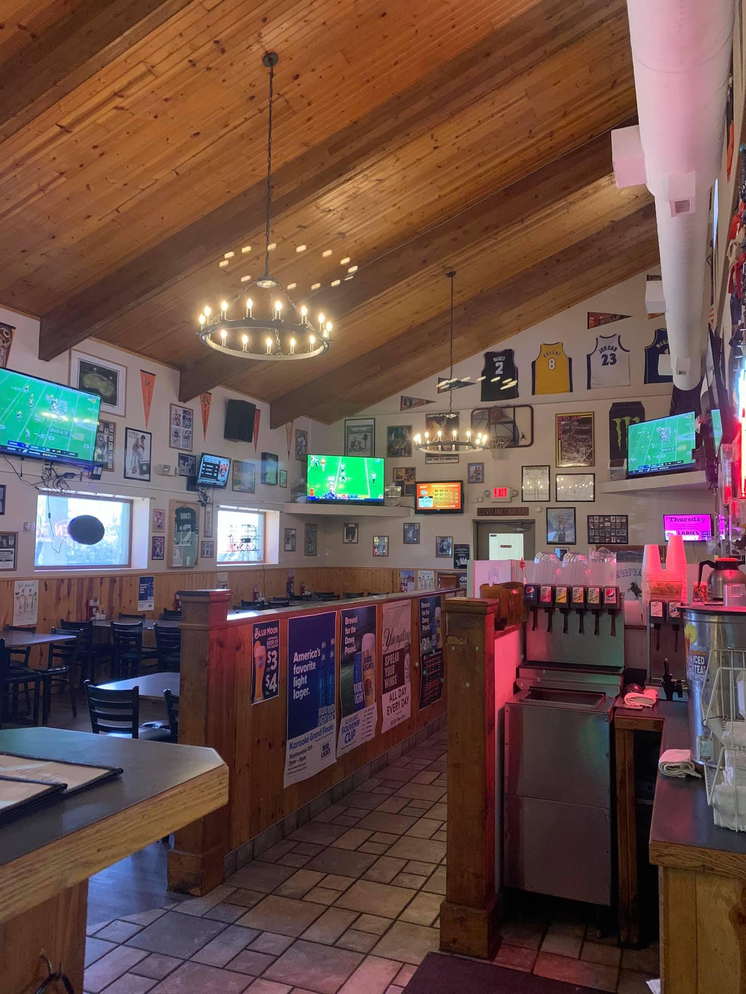 Looking for a place to enjoy pizza, chicken wings and a cold brew, while watching sports on TV? At Musketeers Bar & Grill, you'll find delicious food, over 100 beers, a full bar, and Ohio sports.
Known for our legendary pizza and jumbo wings, we take bar food to the next level! We make everything from scratch, including our savory pizza sauce and more than a dozen zesty chicken wing sauces. You won't find any bigger or tastier chicken wings in Northeast Ohio. We oven roast our wings then fry them for a crispy skin. Also on the menu are hearty sandwiches, like corned beef stacked high on toasted rye bread and gyro meat stuffed in a warm pita.

Beer rules at Musketeers.
