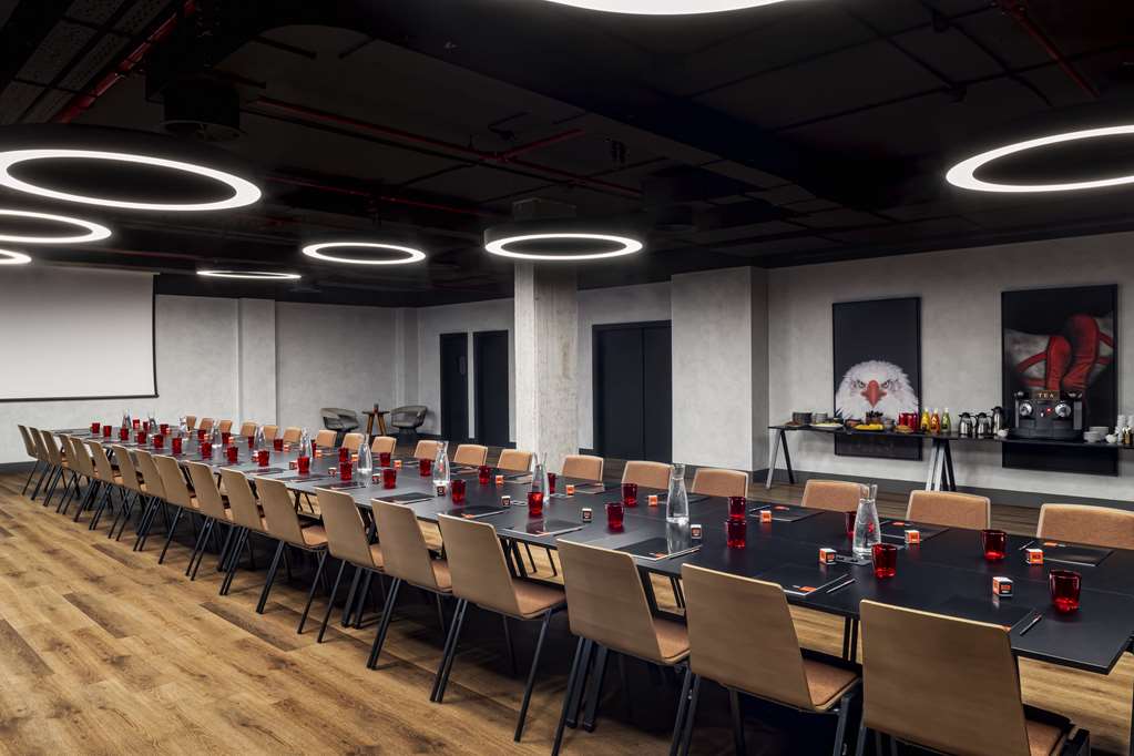 Images Radisson RED Madrid
