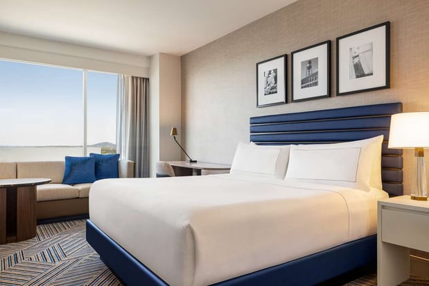Images Hilton BNA Nashville Airport Terminal
