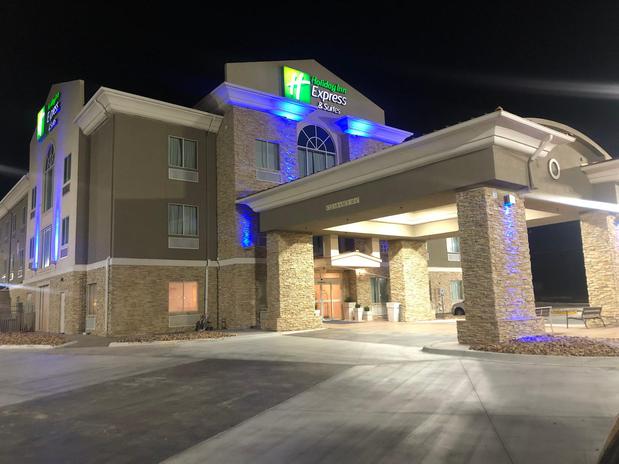 Images Holiday Inn Express & Suites Woodward Hwy 270, an IHG Hotel