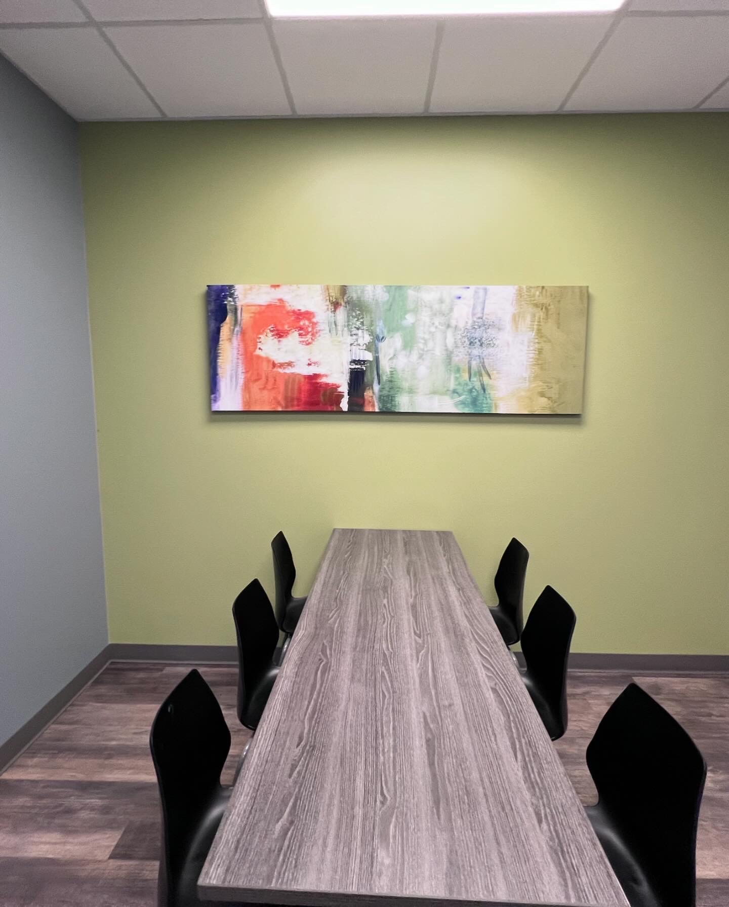 Peer support/conference room of Community Medical Services' New Hope, MN clinic.