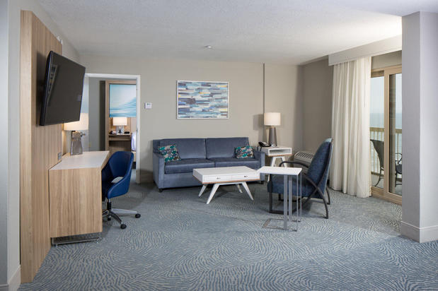 Images Crowne Plaza Melbourne-Oceanfront by IHG