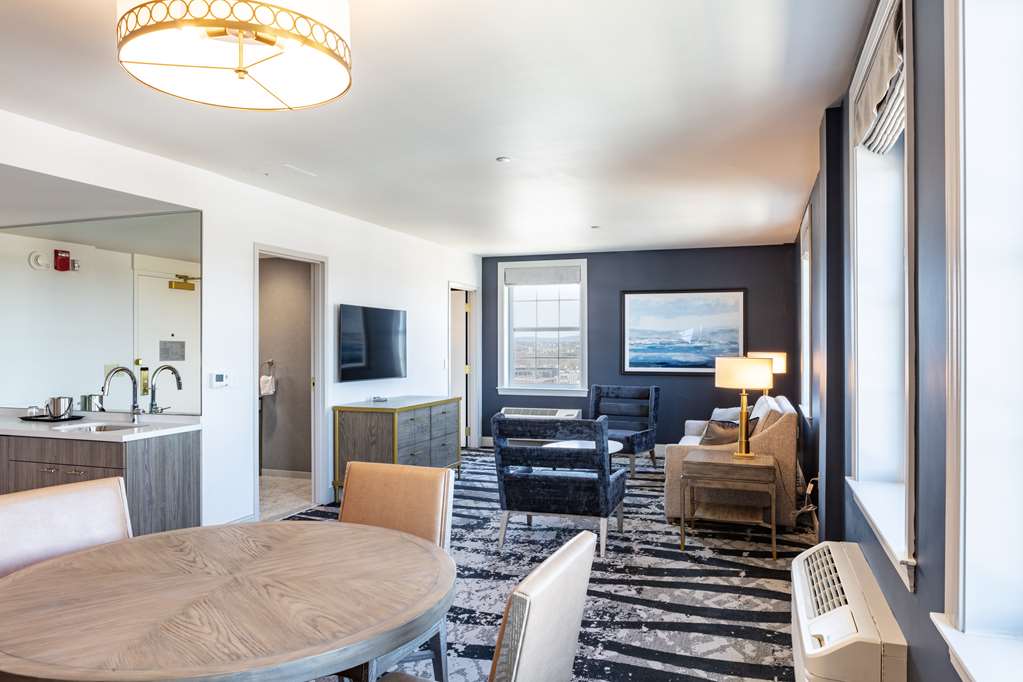 Guest room