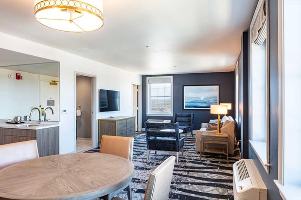 Images The Yorktowne Hotel, Tapestry Collection by Hilton