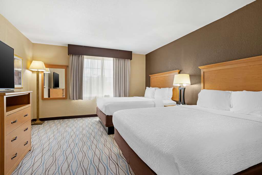 Two Queen Beds Suite