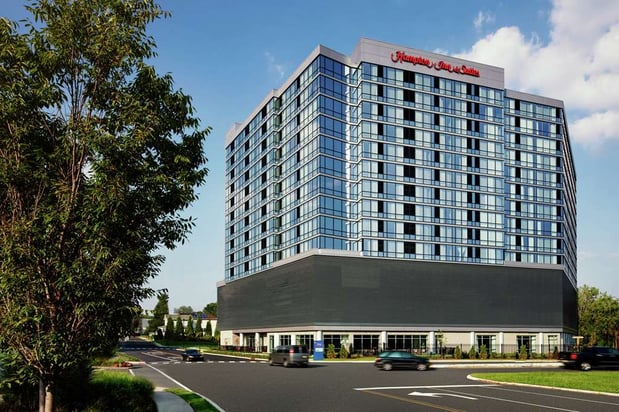 Images Hampton Inn & Suites Teaneck Glenpointe