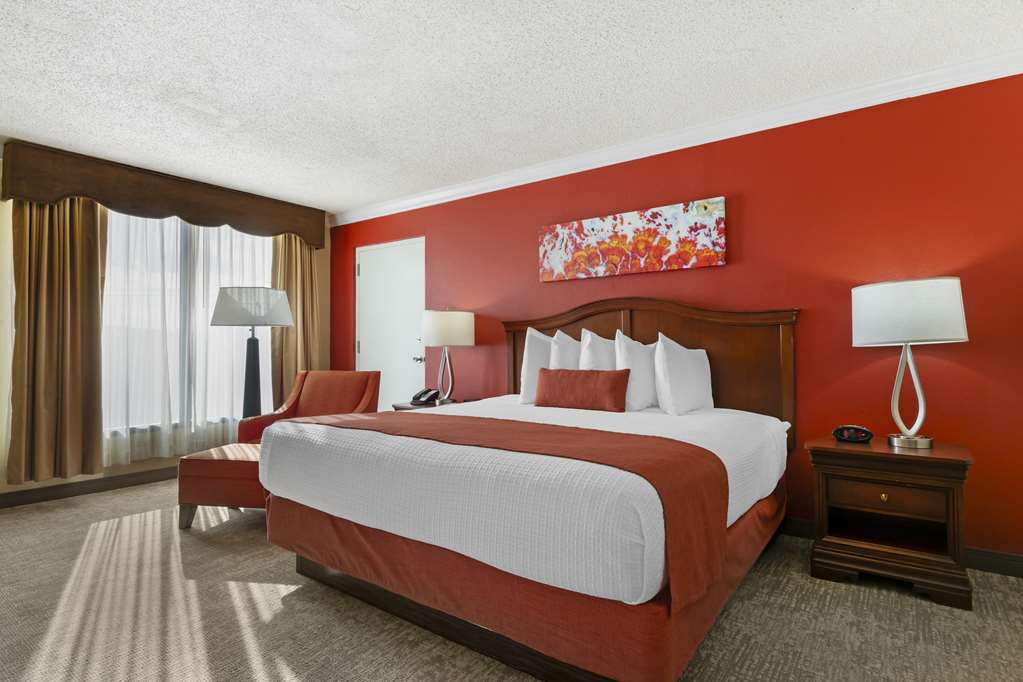 ADA King Suite