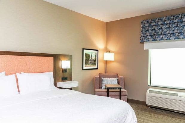 Images Hampton Inn & Suites by Hilton Marshalltown