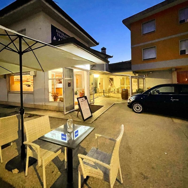 Images Albergo Trattoria AL TAJ