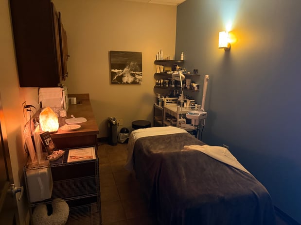 Images Hand & Stone Massage and Facial Spa