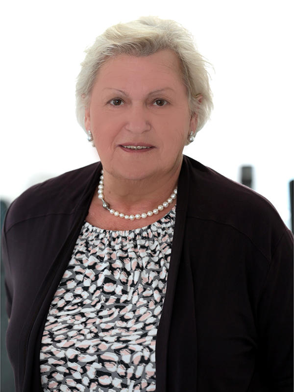 Frau Ingrid Müller