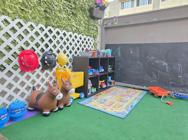 Images Little Hands with Mrs. Simone