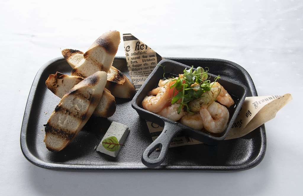 Images Park Inn by Radisson Oslo Airport Hotel West