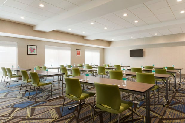 Images Holiday Inn Express & Suites Cincinnati NE - Redbank Road by IHG