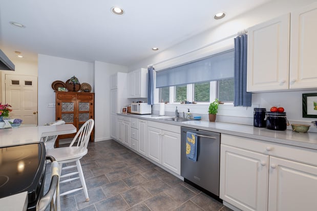 Images Bowen Real Estate of Cape Cod