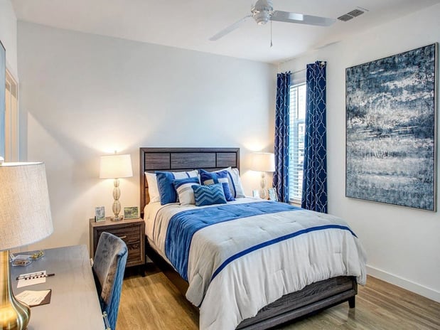 Images Elements on Third