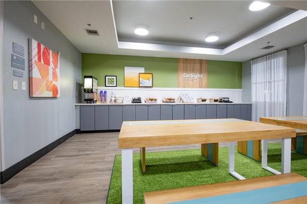 Images Spark by Hilton Lafayette South