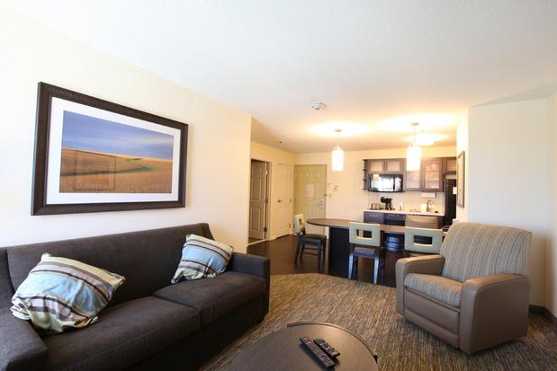 Images Candlewood Suites St. Joseph by IHG