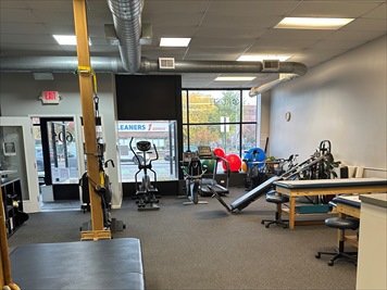 Images RUSH Physical Therapy - Oak Park - Madison Street