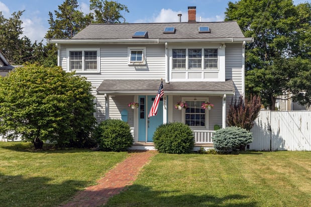 Images Alice Pierce, Coldwell Banker Residential Brokerage - Hingham