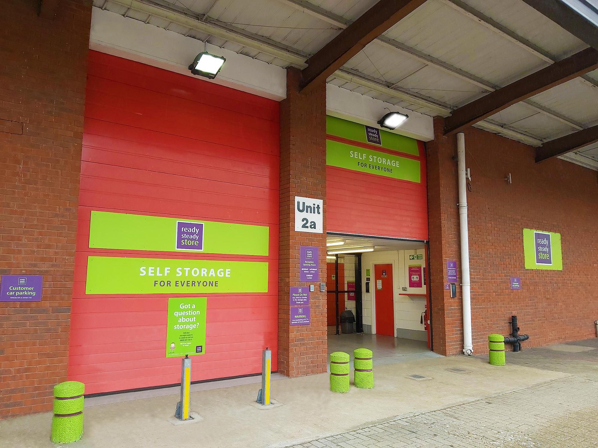 Images Ready Steady Store Self Storage Aylesbury Tring Road