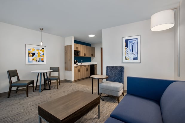 Images Holiday Inn Express & Suites Terre Haute by IHG