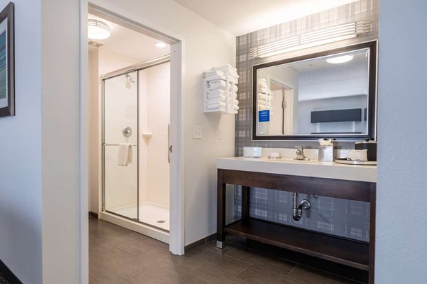 Images Hampton Inn & Suites Greensboro/Coliseum Area