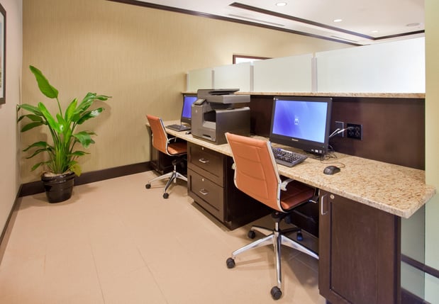Images Holiday Inn Express & Suites St. Joseph by IHG