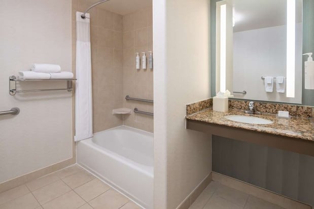Images Hilton Garden Inn Fontana