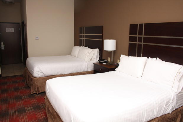 Images Holiday Inn Express & Suites Cumberland - La Vale, an IHG Hotel
