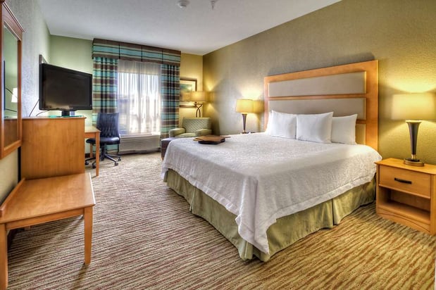 Images Hampton Inn & Suites Kalamazoo-Oshtemo