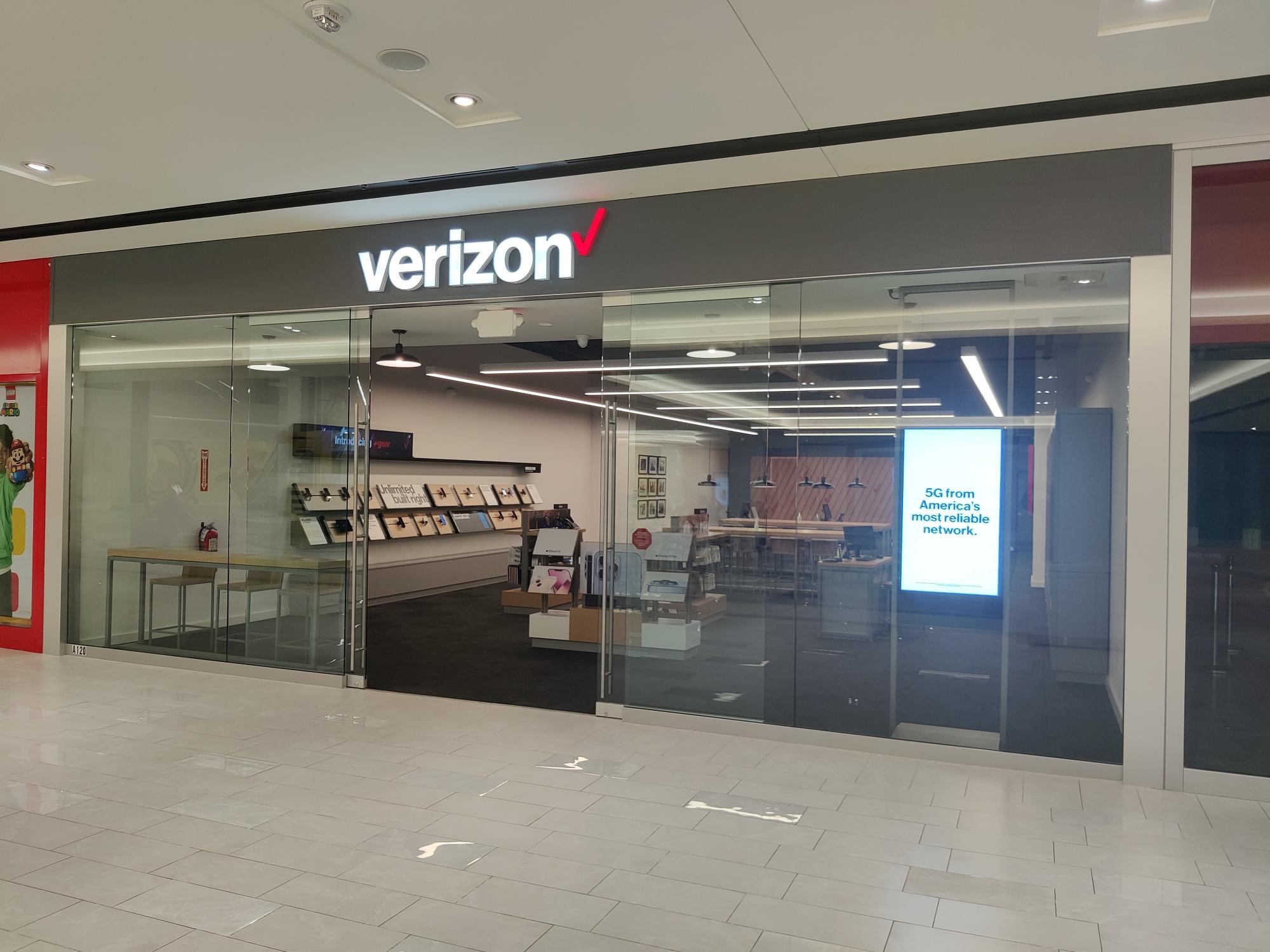 Wireless Zone, Verizon Authorized Retailer 1 American Dream Way East Rutherford, NJ