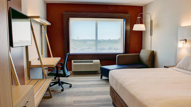 Images Holiday Inn Express & Suites Spencer, an IHG Hotel