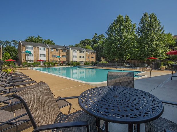 Images Tysons Glen Apartments & Townhomes