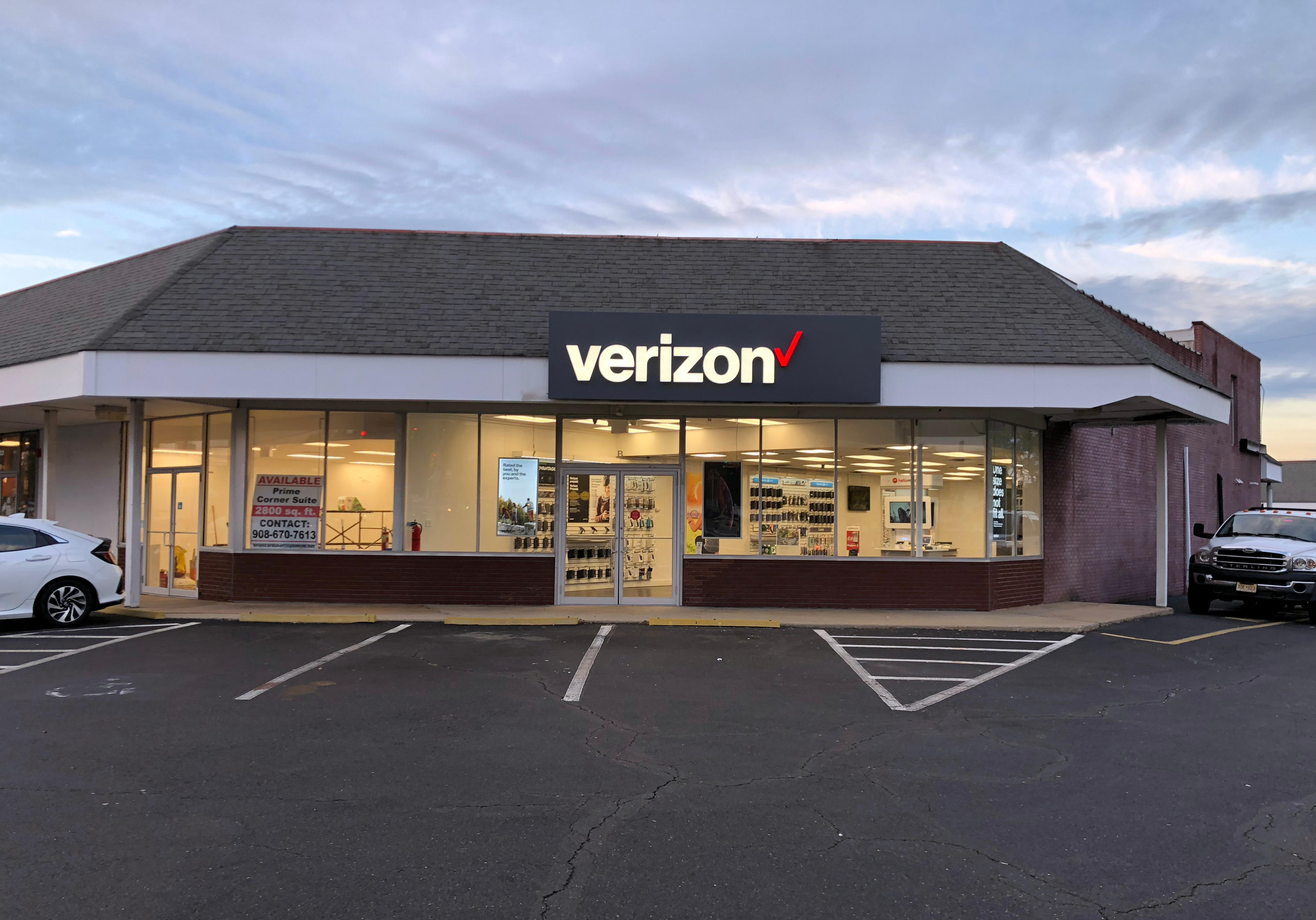 Verizon Authorized Retailer – GoWireless Photo