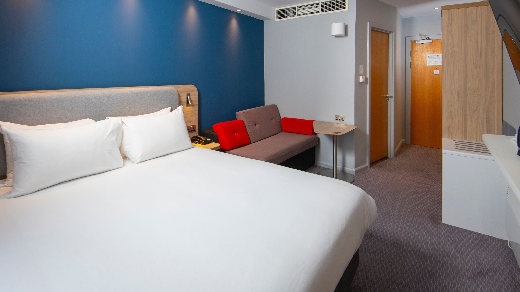 Images Holiday Inn Express Burton Upon Trent by IHG