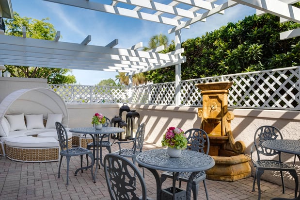 Images The Capri Inn