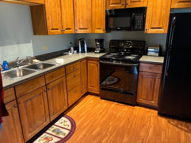 Images Redwood Inn & Suites