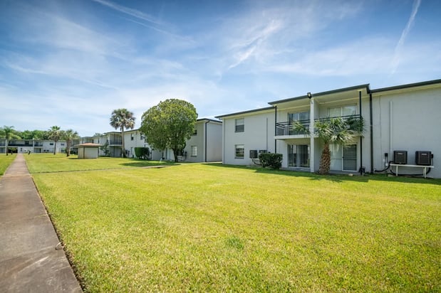 Images Palm Cove Apartments