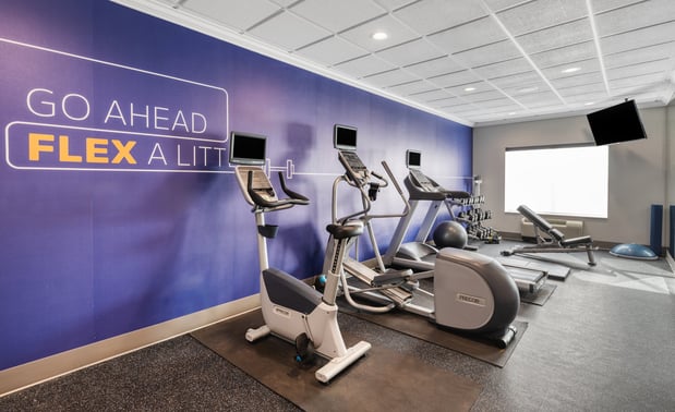 Images Holiday Inn Express & Suites Green Bay East by IHG