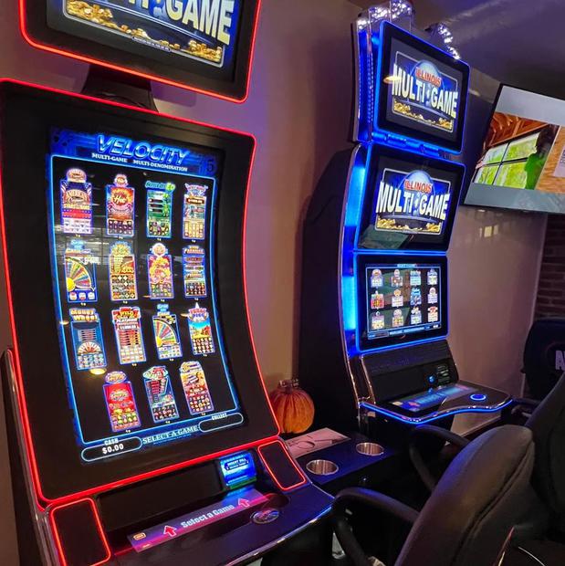 Images Lucky 7's Lounge Video Gaming & Slots