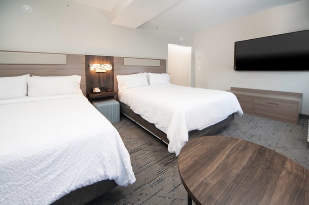 Images Holiday Inn Express & Suites Indianapolis - East by IHG