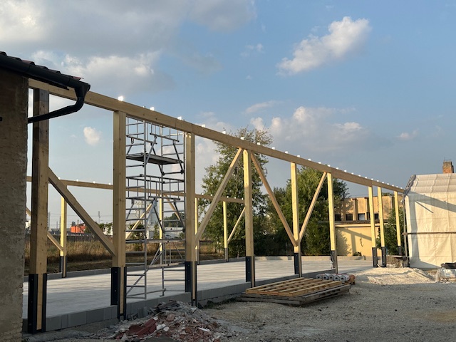 Images HORGAS TETŐ - Ácsmunka - Tetőfedés - Gépi fújt Szigetelés - Kompakt Lemez burkolás