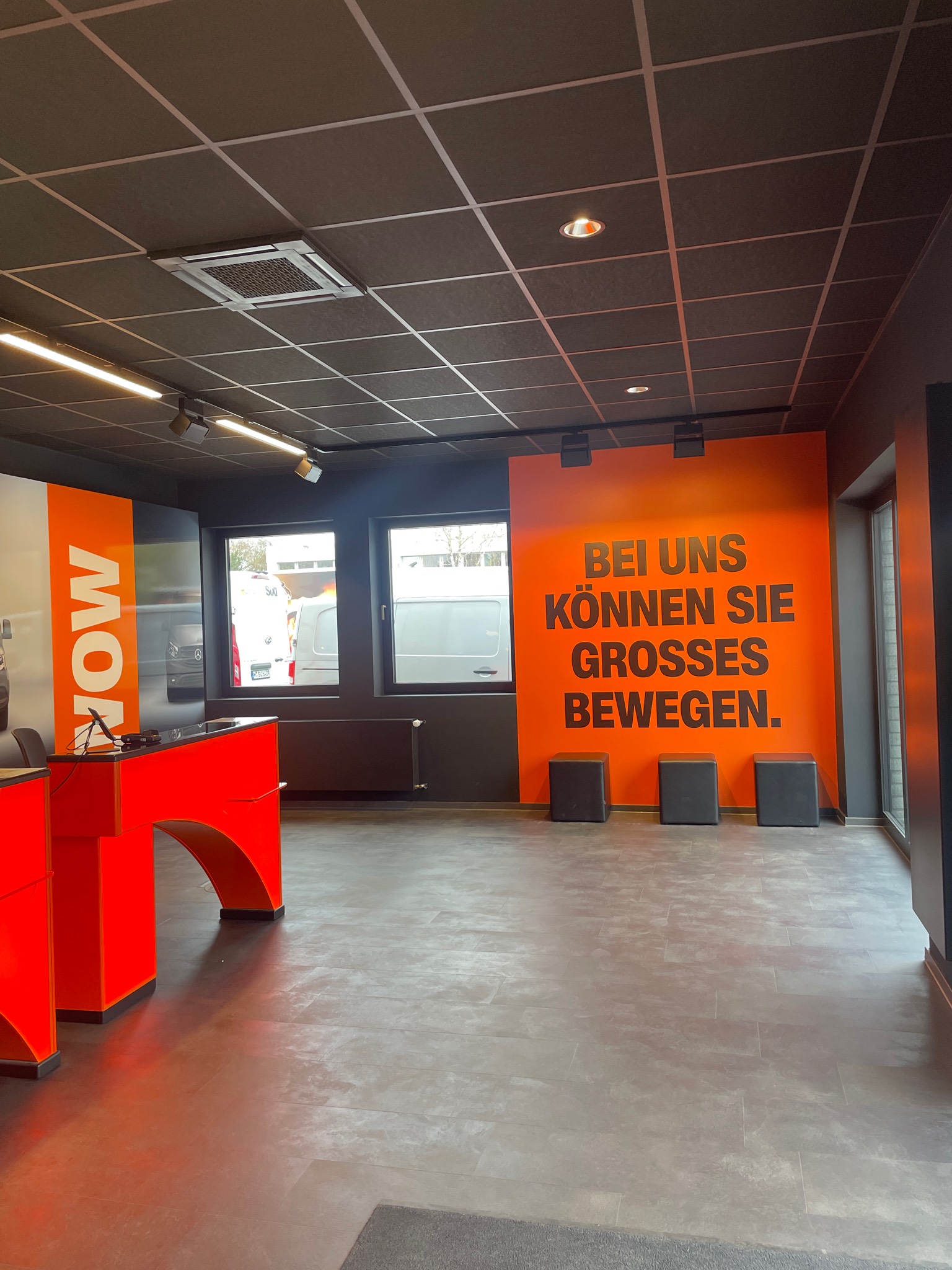 SIXT Truck Center Düsseldorf, Tilde-Klose-Weg 2-4 in Düsseldorf