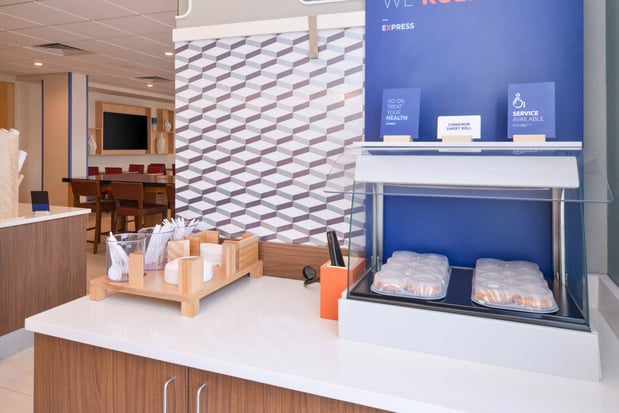 Images Holiday Inn Express & Suites Omaha - 120th And Maple by IHG